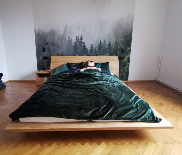 Masivní postel Ray
